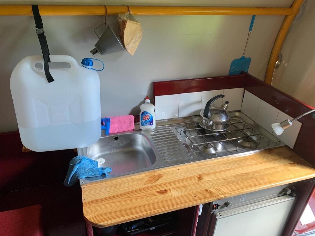Huifkar In Landelijke Omgeving De Mersken 9 Ureterp Exteriér fotografie